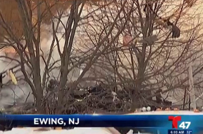 Una poderosa explosión a causa de un escape de gas deja vasta destrucción, heridos y un muerto, en Nueva Jersey.