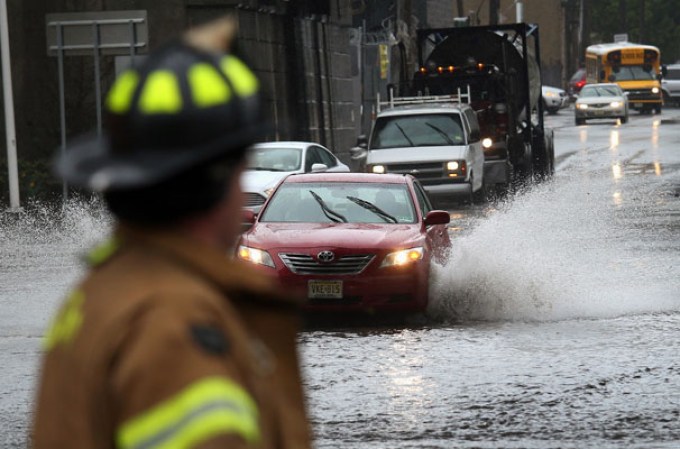 9 DE DICIEMBRE, 2014: Varios sectores de Nueva York y Nueva Jersey permanecen bajo una alerta de inundación tras las fuertes lluvias.
