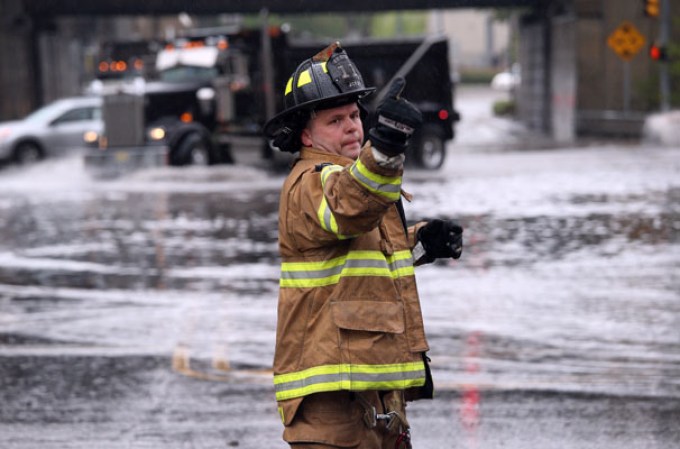 Varios sectores de Nueva York y Nueva Jersey quedan inundados de agua tras ser azotados por lluvias torrenciales.
