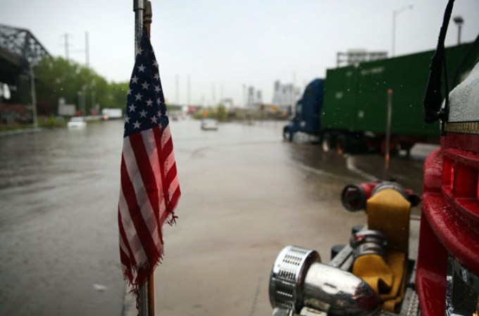 Varios sectores de Nueva York y Nueva Jersey quedan inundados de agua tras ser azotados por lluvias torrenciales.