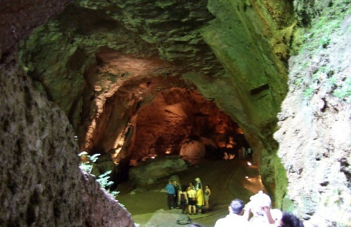4. Cuevas del río Camuy: Son un auténtico tesoro arqueológico, visitado por miles de personas cada año. Se trata de unas cuevas subterráneas de hasta 15 kilómetros de largo, que fueron “creadas” por las aguas del río hace millones de años.