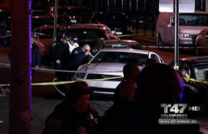 25 DE OCTUBRE, 2012: Otro policía es alcanzado por una bala, pero uno de los sospechosos no vivió para contarlo.