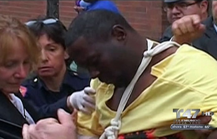 El ex convicto, Darrell Fuller, de 33 años, fue detenido luego de una intensa búsqueda.