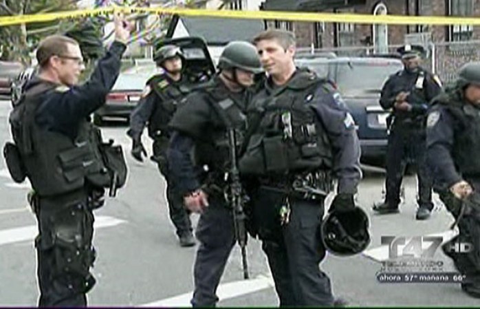 24 DE OCTUBRE, 2012: Una balacera termina con la vida de un policía hispano del condado de Nassau y un residente de Queens