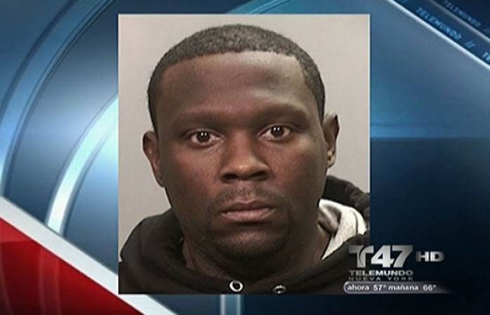 El sospechoso y ex convicto, Darrell Fuller, de 33 años, se encuentra hospitalizado en custodia policial.