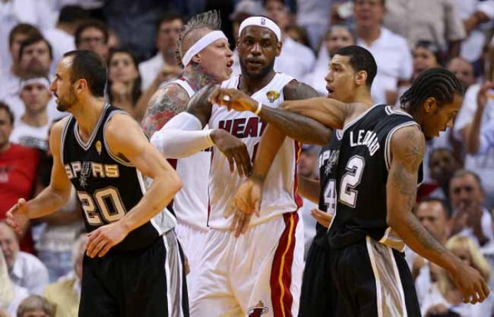 Y ahora disfrute otros grandes momentos de una noche mágicamente HEAT.