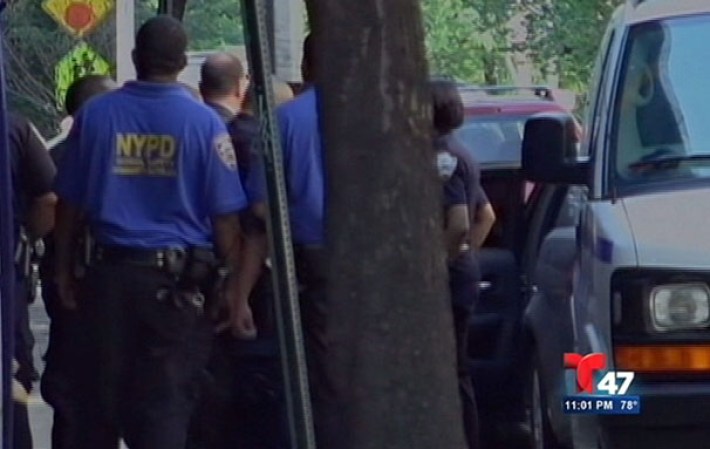 La víctima, indentificada como Timothy Crump, de 14 años, fue atacado por otro joven de la misma edad afuera de la escuela Joseph Wade Middle School, en Morris Heights.
