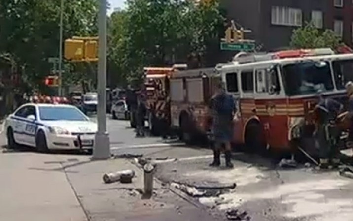 El departamento de bomberos de Nueva York (FDNY) dijo mediante un comunicado que los oficiales respondían a una llamada de emergencia en una zona cercana.