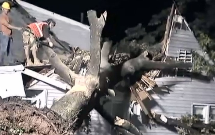 En horas de la tarde, las autoridades emitieron una alerta sobre la posibilidad de que uno o varios tornados tocaran tierra en Nueva York y Nueva Jersey.