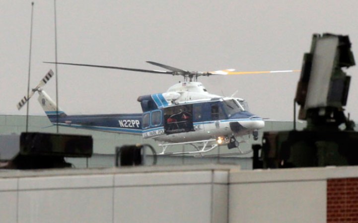 Imágenes tomadas en la zona del mortal tiroteo que ha tenido lugar este lunes en una base naval de la capital estadounidense.