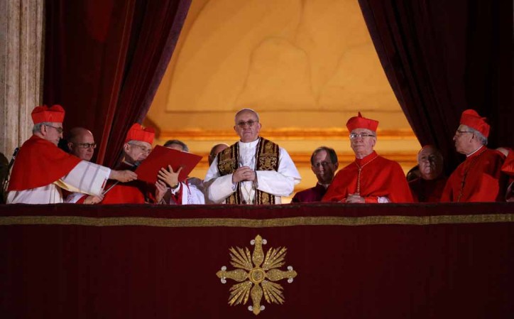En 1986 regresó a Europa, concretamente a Alemania para ultimar su tesis doctoral, pero fue trasladado a la ciudad de Córdoba para ejercer como director espiritual y confesor de la Compañía de Jesús.