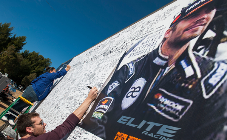 30 DE NOVIEMBRE: Fallece en un accidente de automóvil el actor Paul Walker, que se hizo famoso precisamente en películas en las que pilotaba autos a alta velocidad.