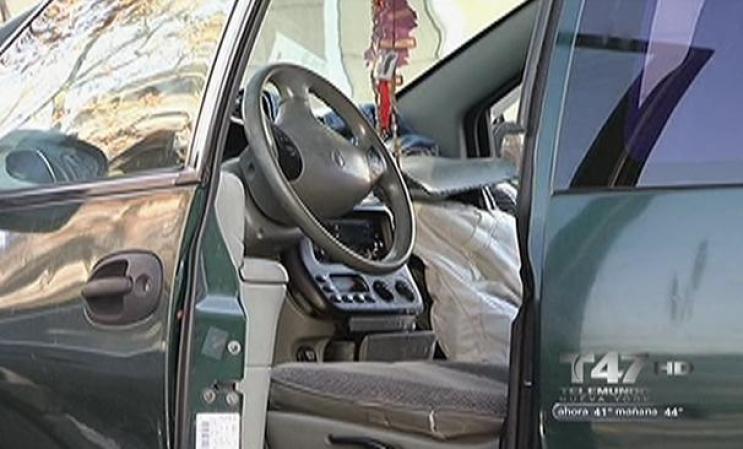 Una bebé se encuentra en condición crítica luego resultar herida en un accidente automovilístico en Queens.