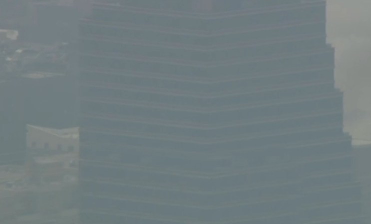 Las autoridades reportan el colapso de un edificio tras una fuerte explosión en Manhattan.