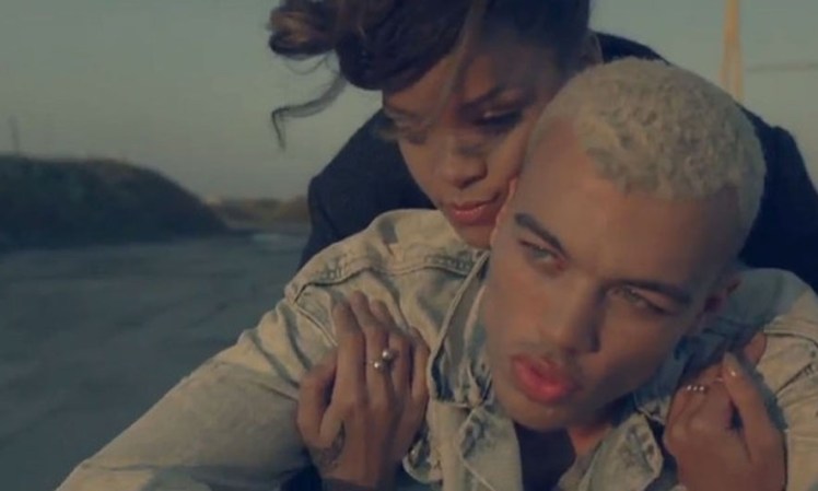 El videoclip atrajo gran controversia pues muestra a Rihanna en una relación destructiva junto a un chico muy parecido a Chris Brown, lo que recordó el episodio de violencia doméstica.