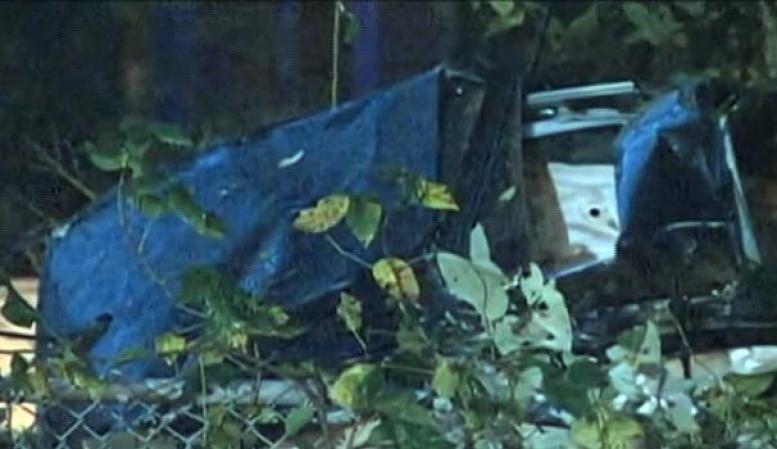 Un sobreviviente de la tragedia fue llevado hasta el hospital.