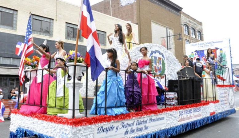 La comunidad dominicana se unió en Nueva Jersey para celebrar por todo lo alto el gran Desfile Dominicano de Paterson 2013.