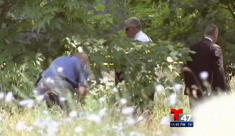 El residente de Hempstead, Noel Rivera, descubrió este miércoles un brazo humano en la parte trasera de su casa, luego de que dijera a las autoridades haber notado un olor putrefacto por dos días.