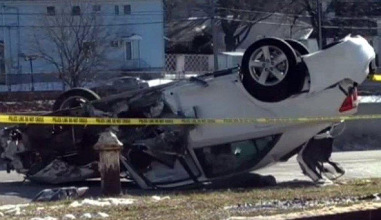 El auto quedó destrozado.