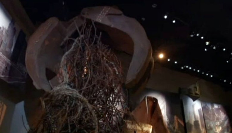 Presentan el museo de la Memoria, que rinde tributo a las víctimas de los atentados del 11 de septiembre de 2001. El mismo está ubicado en el sótano de lo que fuera el World Trade Center 1, en Nueva York.
