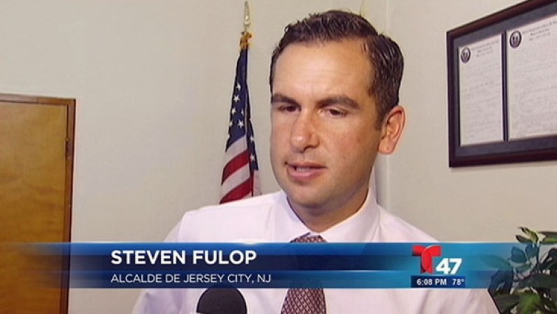 El sujeto luego dijo a testigos que se encontraban en Walgreens: “Mira las noticias luego, voy a ser famoso”, según dijo el alcalde de Jersey City, Steven Fulop.