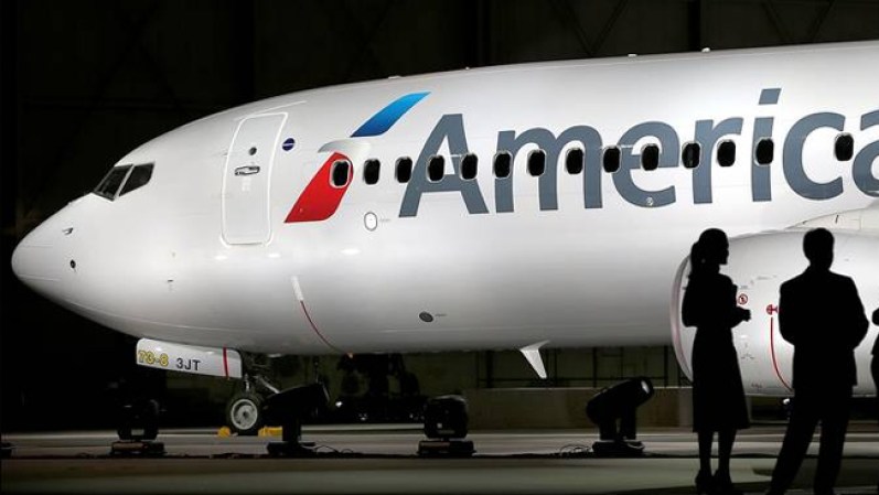 Marzo 2013 – American Airlines quiere demostrar su nueva imagen dando la bienvenida al avión de lujo Boeing 777-300ER.