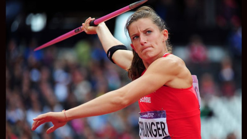 Ellen Sprunger, del equipo femenino de atletismo, en el lanzamiento de jabalina durante el heptatlón. El poder de la concentración y la fuerza hecha en una sola expresión.
