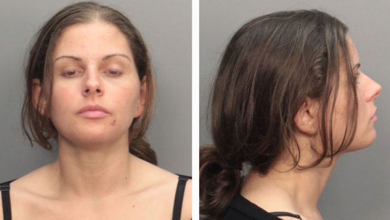 Jade de Santo fue arrestada el 3/13/13 acusada de : <br />CANNABIS/POSSESSION/MORE THAN 20 GRAMS