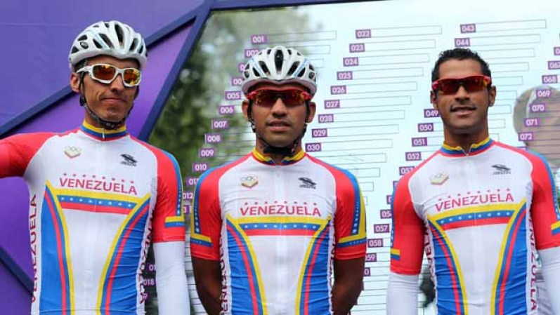 LONDON, ENGLAND - JULY 28: Venezuela team pose ahead of the Men's Road Race Road Cycling on day 1 of the London 2012 Olympic Games on July 28, 2012 in London, England. (Photo by Bryn Lennon/Getty Images)