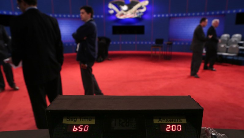 La emoción del debate se empezó a sentir desde temprano.