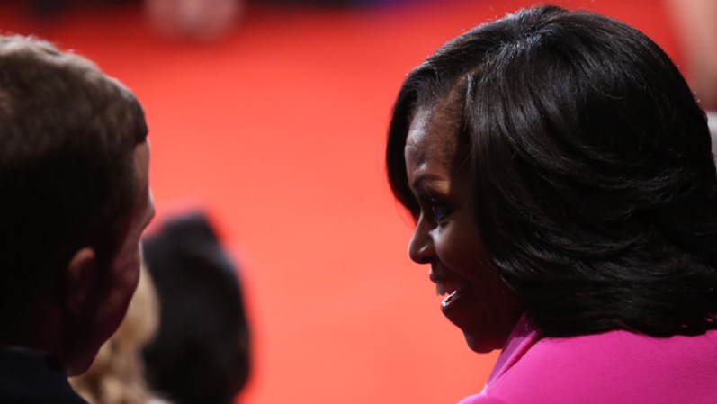 Michelle Obama también estuvo presente saludando y conversando con los asistentes.