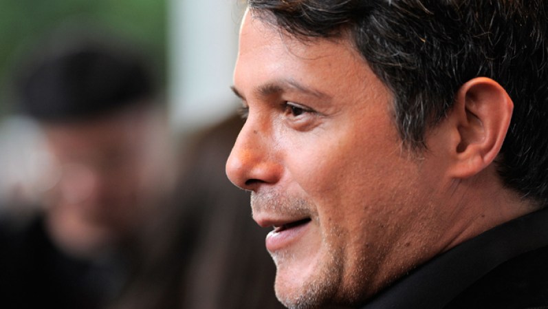 #4-Más de 3,623,973 de fans siguen a Alejandro Sanz a través de Twitter.