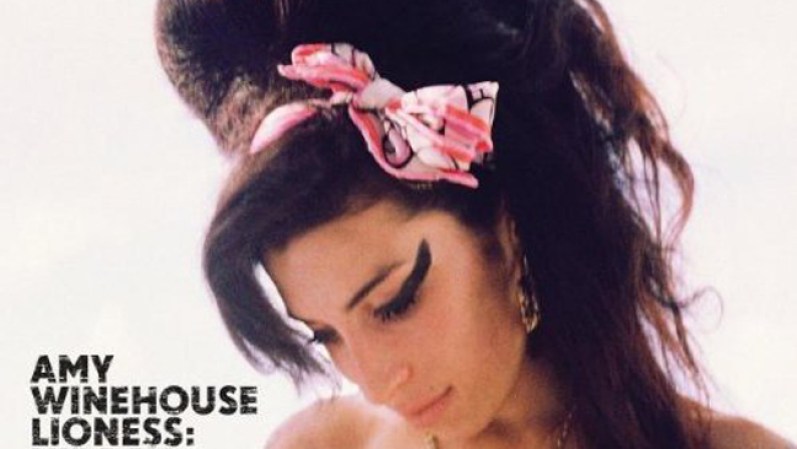 "Lioness: Hidden Treasures" de Amy Winehouse - La crónica de una muerte anunciada en que se había convertido el final de su vida, no impidió que la desaparición de esta diva provocase menor estupor, pues desbarataba la posibilidad de que compusiese otro disco de la calidad del inigualable "Back To Black". Como consuelo, se orquestó de forma póstuma este disco de retazos inéditos, con versiones y tres temas nuevos.