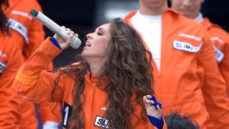 #6-La cantante mexicana Anahí tiene un total de 2,963,901 de seguidores en Twitter.