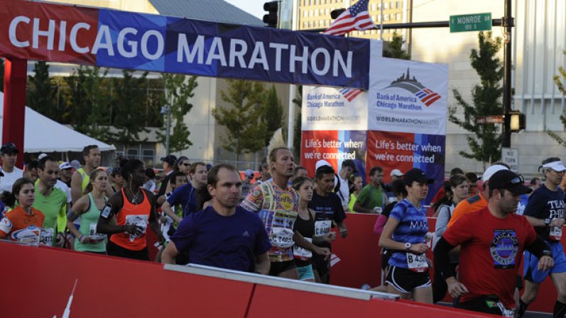 No te pierdas todas las imágenes de la maratón de Chicago que congregó a 45,000 corredores.