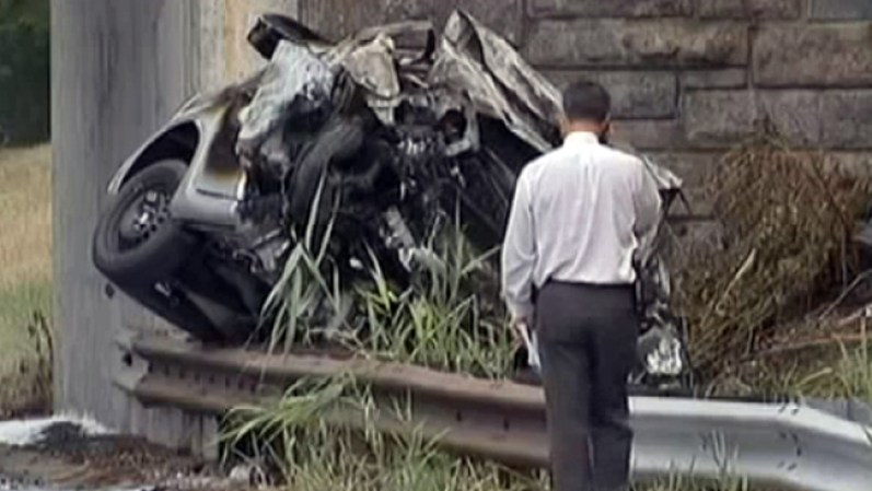 El auto quedó totalmente destrozado.
