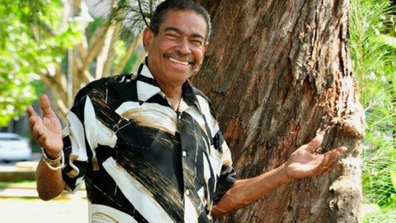 SEPTIEMBRE, 2013: Muere el saxofonista Eddie "La Bala" Pérez, miembro fundador de la legendaria orquesta de salsa El Gran Combo de Puerto Rico. <br /><br /> Muere miembro fundador de El Gran Combo <br />