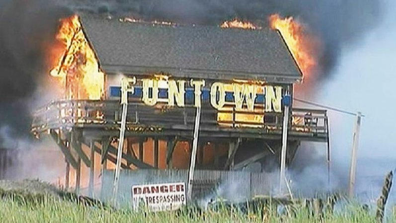 12 DE SEPTIEMBRE, 2013: Imágenes del incendio declarado en Seaside Heights, Nueva Jersey.