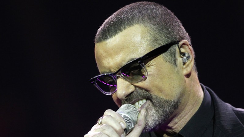El cantante George Michael continúa siendo tema caliente, lo que queda demostrado al ocupar la séptima posición en la lista de los gays y lesbianas más buscados en Google en 2011.