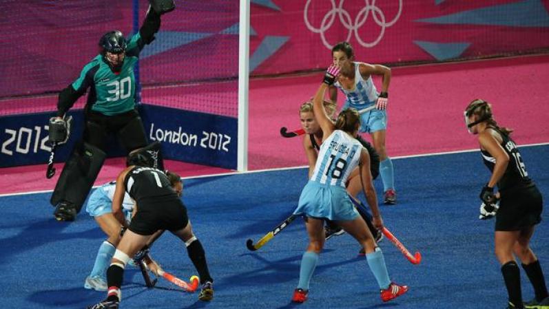 El hockey es un deporte muy antiguo. Sus inicios se remontan a 500 años atrás en Persia.