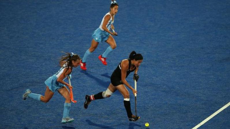 En estos Juegos Olímpicos se dividen en dos grupos y juegan 12 equipos femeninos.