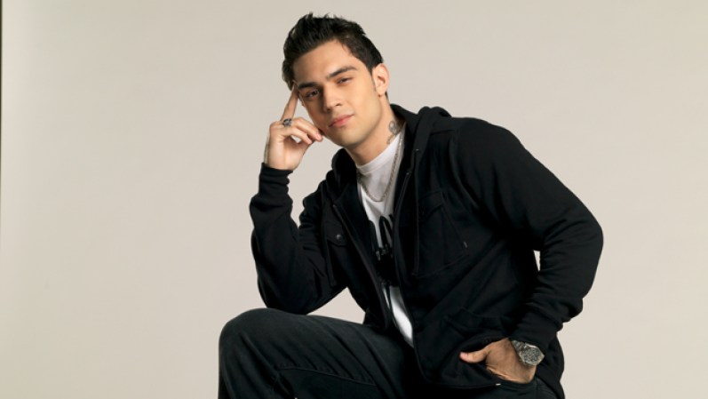Isaac Reyes como Billy