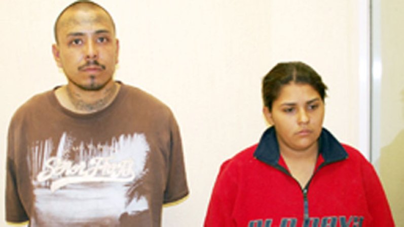 Los padres de la pequeña Ashley –la niña de dos años que murió en Piedras Negras a causa de los golpes que recibió, se acusaron mutuamente del asesinato, diciéndose: “Tú la mataste”. Johana Martínez Jaques, madre de la menor, dijo a Zócalo Saltillo que fue Michel Ángel Cruz Rodríguez, su esposo, quien arremetió contra la pequeña “porque estaba chiflada. La niña había sido golpeada en repetidas ocasiones, que incluso, le deformaban el cráneo con hundimientos; le faltaba la uña del dedo pulgar de la mano izquierda y tenía una quemadura de segundo grado en la pierna izquierda. Aún esperan juicio.