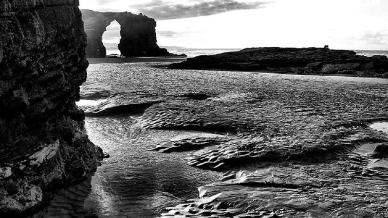 Galicia es un lugar donde además de comer de forma exquisita también se puede contemplar la maravillosa playa de Las Catedrales.