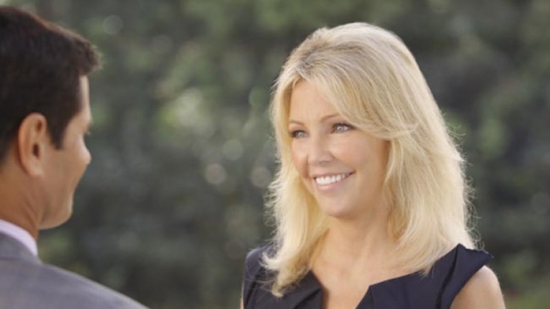 Melrose Place: La relacionista pública Amanda Woodward (Heather Locklear) ha sabido cómo traicionar al que sea con tal de llegar al tope. ¿Una de sus tácticas? Involucrarse con los hombres que sea necesario.