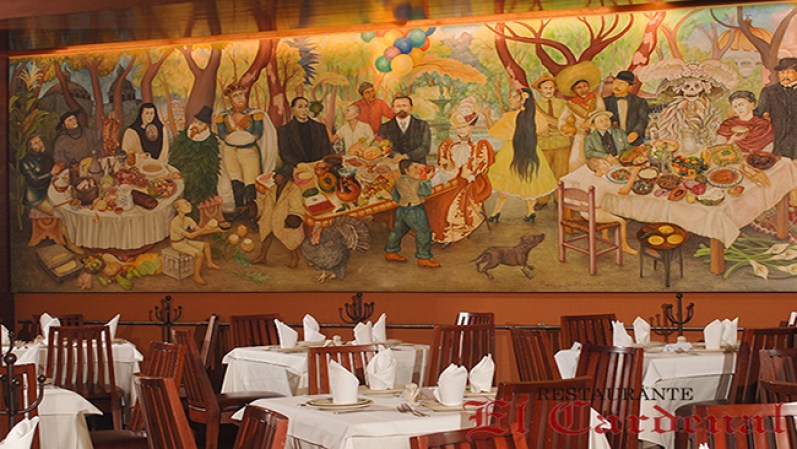 El restaurante El Cardenal fue fundado en el año de 1969 y hoy por hoy busca satisfacer al más exigente paladar mexicano. Palma No. 23, A una cuadra del Zócalo, Ciudad de México.Promedio $30 por persona.