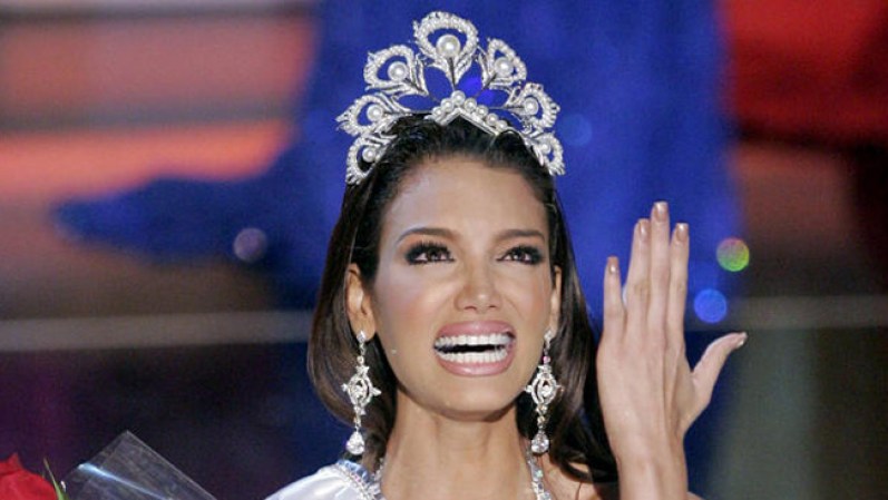 Esta belleza latina se convirtió en la quinta mujer de Puerto Rico en conquistar la corona. Aquí algunas imágenes de su desempeño en el certamen.