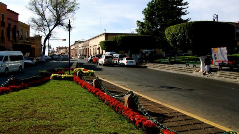 Según el censo del año 2010, Morelia tiene poco mas de 597 mil habitantes, lo que hace que ocupe el lugar # 20, en la lista de las ciudades mas pobladas de México.