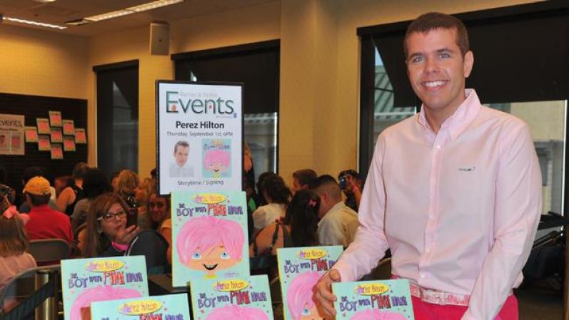 El controversial bloguero Perez Hilton ocupa el tercer lugar.