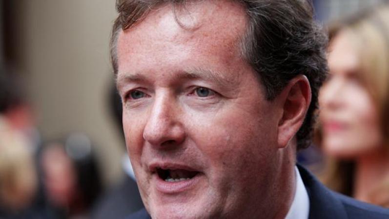 El británico Piers Morgan, periodista famoso por formar parte de jurados de reality shows, en tercer lugar.